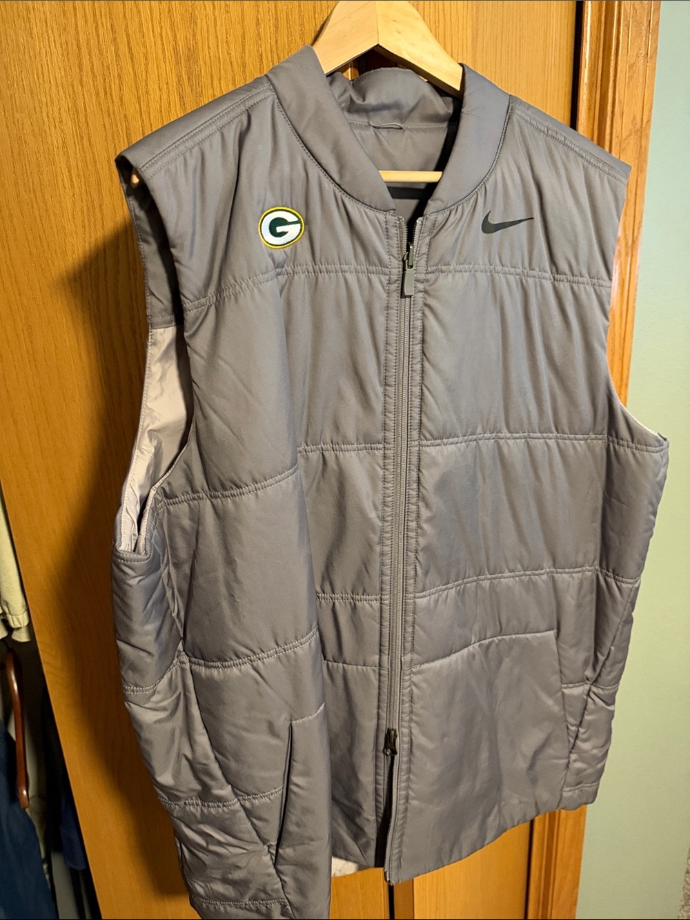 Nike Men’s Gray Quilted Vest with Green & Gold Logo Patch Green Bay packers